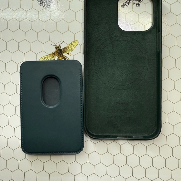 Apple 13 pro case & wallet - Picture 2 of 3